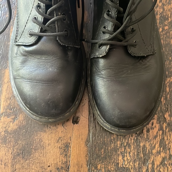 Boots - Picture 2 of 5